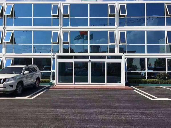 打包箱式房可以用水泥作為基礎固定嗎？